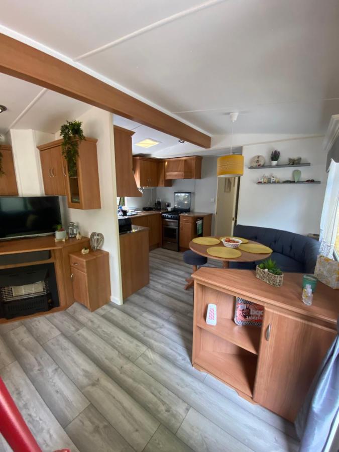 Unique Caravan With Outdoor Space Ballantrae Exterior foto