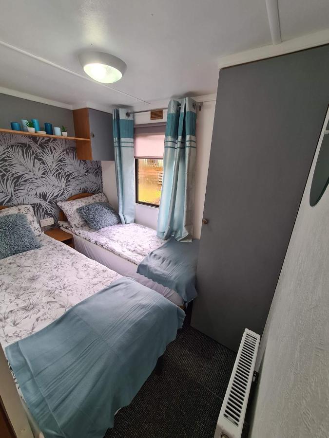Unique Caravan With Outdoor Space Ballantrae Exterior foto
